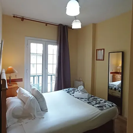 Bed And Snow Art Apartment